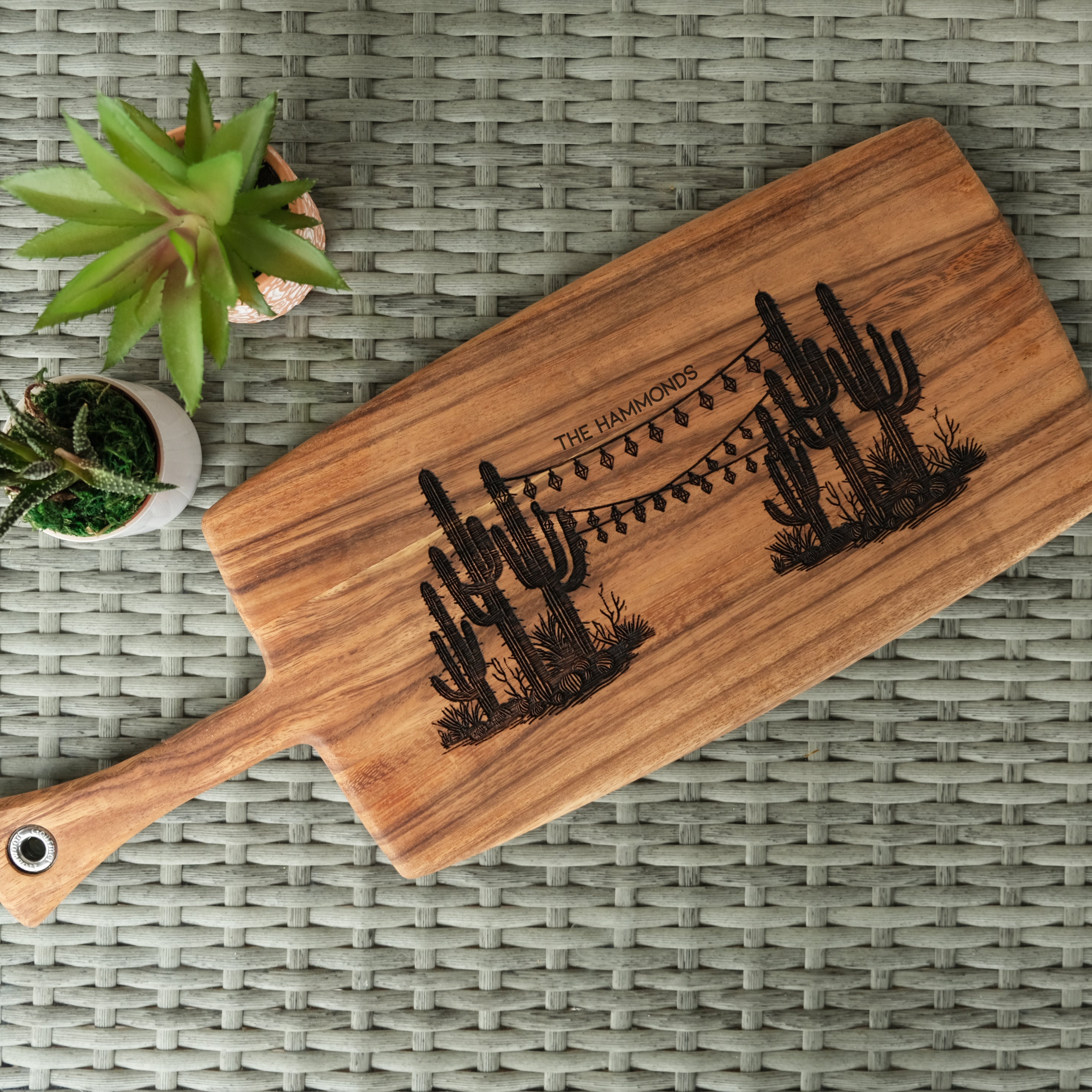 Desert Lights Personalized Cheeseboard, Design: CACTUS3