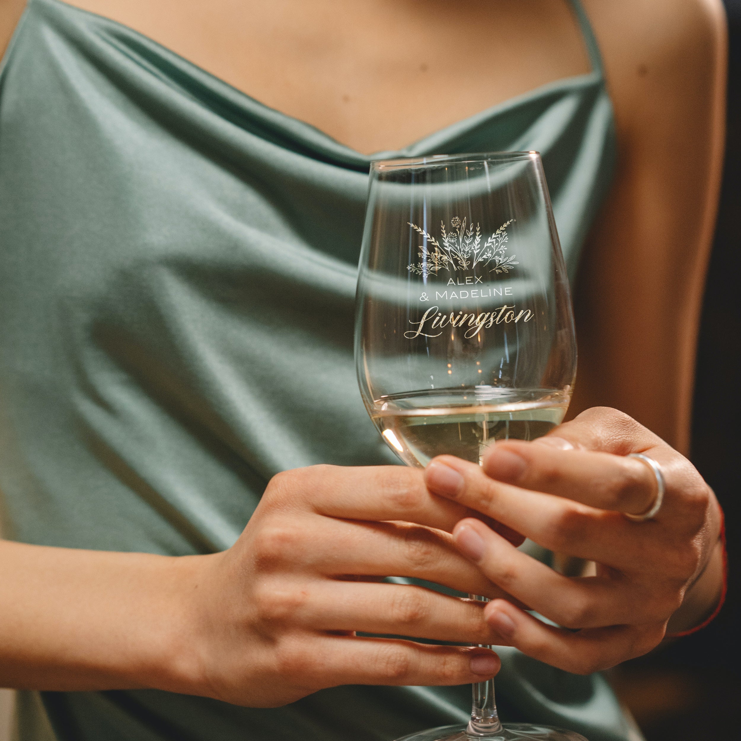 Personalized Floral Wine Glasses, Design: L8